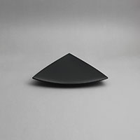פלטה משולשת קמורה 28.5 ס"מ מלמין שחור